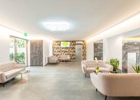 Corvin Plaza Apartments & Suites 5
