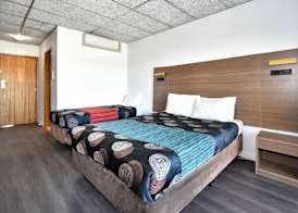 Elkira Court Motel 3