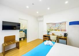 Carlo III Guest House 3
