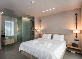 Icarus Hotel 5