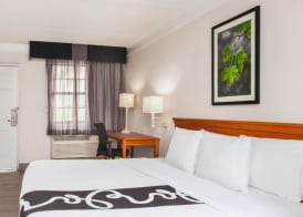 Baymont by Wyndham Fort Myers Central 3