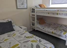 2 Bed Chalet - Sleeps 5 - Free Parking - Tv 2