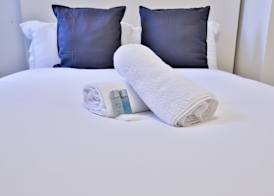 1-Bed City Nest in Cardiff 3