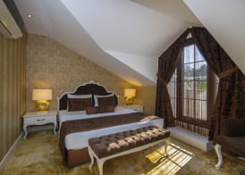 Han Deluxe Hotel 5