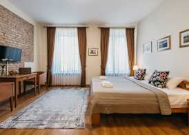 CATHEDRAL Old Town Suites 2