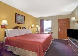 Travelodge by Wyndham Forest Park Atlanta South 4