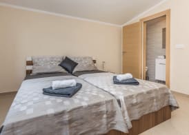 Apartments Bobeta 4