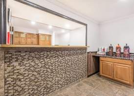 Super 8 by Wyndham Bedford 5