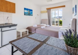 Johnhara Studios & Apartments 3
