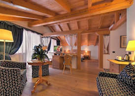 Nivis Hotel 5