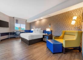 GLō Best Western Kanata Ottawa West 5