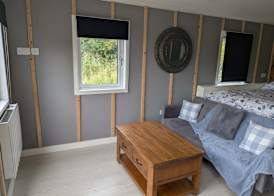 Tranquil Cabin Retreat- Sleeps 2, Parking 3