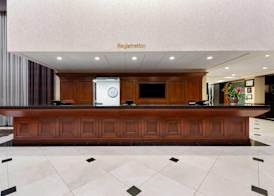 Wyndham Riverfront Hotel 3