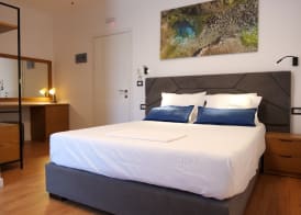 Hilltop Heaven Hotel 4