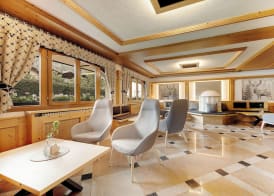 Aparthotel Majestic 4