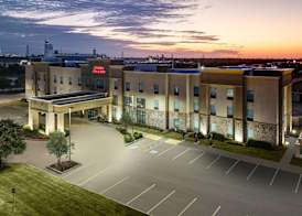 Hampton Inn & Suites Lake Jackson-Clute 2