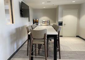 Extended Studio Hotel Ontario 3