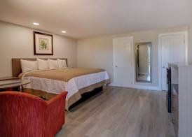 Skaket Beach Motel 4