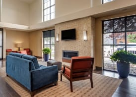 Comfort Suites Airport-University 3