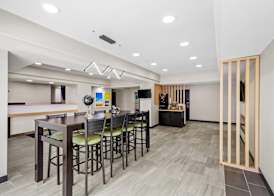 Days Inn & Suites by Wyndham Union City 2