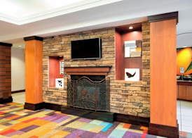 Fairfield Inn & Suites by Marriott State College 2
