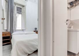 Charming Bright Colosseum apartment 3