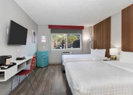 Royal Pagoda Motel Dodger Stadium 5