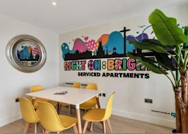 Right On Bright On Apartment 1E - City Centre Luxury Apartments 4