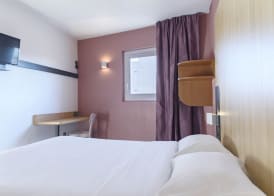 B&B HOTEL Nîmes Centre Arènes 5