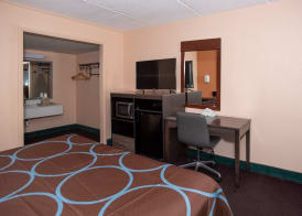 Super 8 by Wyndham Black Mountain Asheville East 4