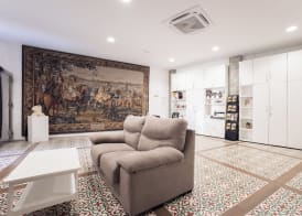 Apartamentos Reyes Católicos by Medina Living 3
