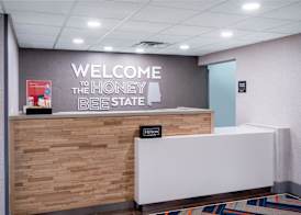 Hampton Inn Auburn 3