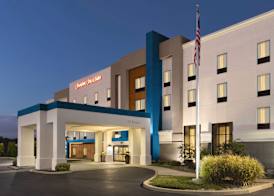Hampton Inn & Suites York South 4
