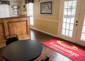 Econo Lodge Crystal Coast 4