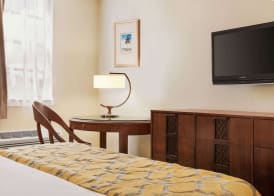 Belmont Inn & Suites 3