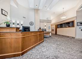 Stony Plain Inn & Suites 4