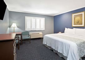 Days Inn by Wyndham West Covina 4