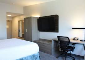 Holiday Inn Express BAKERSFIELD by IHG 4