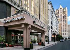 Hampton Inn & Suites Milwaukee Downtown 2