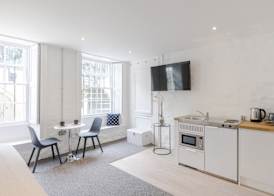 4 Berkeley Square I Boutique Apartments 5