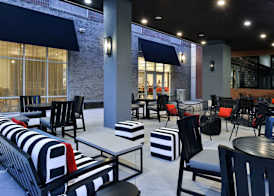 Hampton Inn & Suites Greensboro Downtown, Nc 3