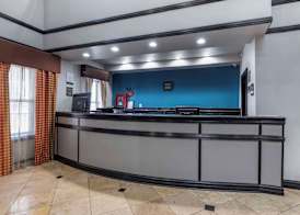 Quality Inn & Suites I-35 E-Walnut Hill 3