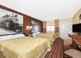 Super 8 by Wyndham Temple S General Bruce 5