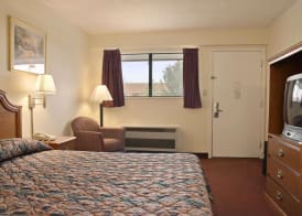 Days Inn by Wyndham Plainfield 4