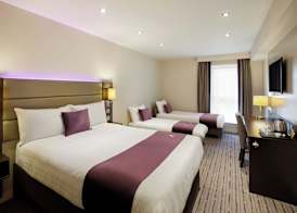Premier Inn Edinburgh - Princes Street 5