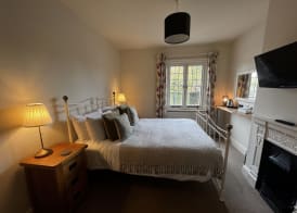 The White Hart 3