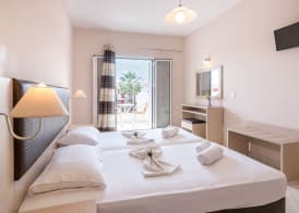 Yakinthos Hotel 2
