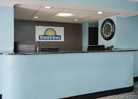 Days Inn by Wyndham Neenah 2