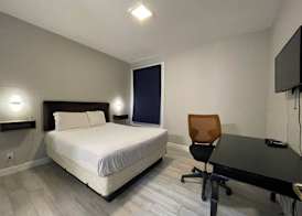 Marina Inn 5