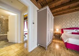 Lady Capulet Apartments 5